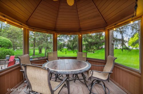 965 Greta Ave, Bull Valley IL exterior