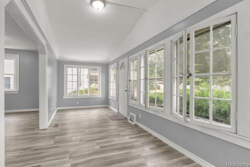 5834 Belton St, Garden City MI  48135-2531 exterior