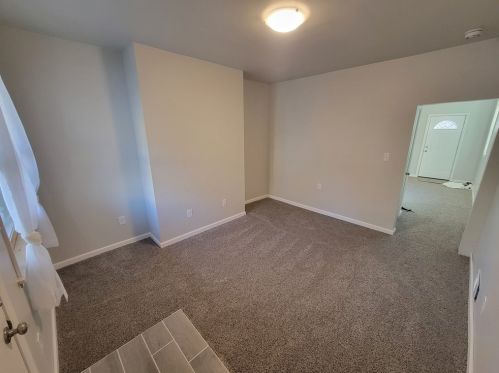 142 Zara St, Pittsburgh PA  15210-2066 exterior