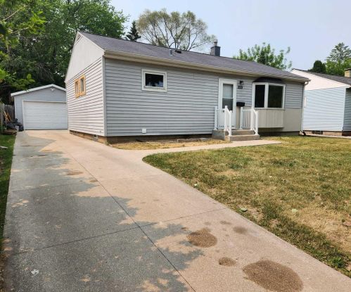 5501 Prentiss St, Milwaukee, WI 53218-2802