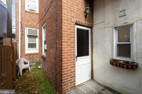 836 Bainbridge St, Philadelphia PA 19146-1430 exterior
