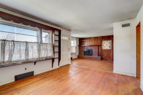 525 Ash St, Waukegan IL 60085-3928 exterior