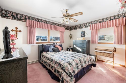 8236 Grantosa Dr, Milwaukee WI 53218-3628 exterior