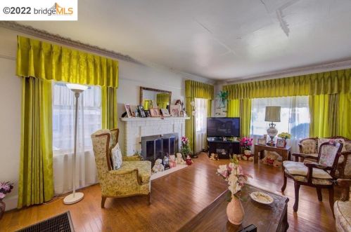 1336 Derby St, Berkeley CA 94703-1968 exterior