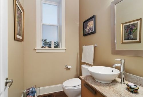 2749 Kenmore Ave, Chicago IL 60657-4315 exterior