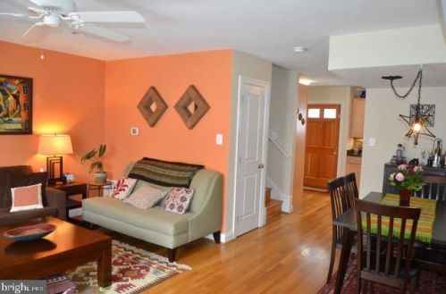 1002 Colonial Ave, Alexandria VA  22314-1323 exterior