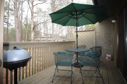 1006 Dunbar Dr, Atlanta GA  30338-6552 exterior