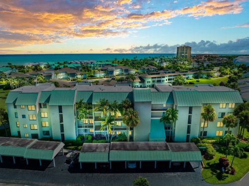 2400 Ocean Dr, Fort Pierce FL  81111-8018 exterior