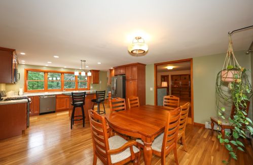 494 Mtn Rd, Concord NH 03301-6902 exterior