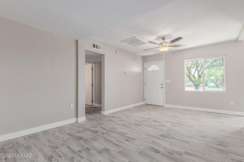 5817 Beverly St, Tucson AZ 85711-5141 exterior