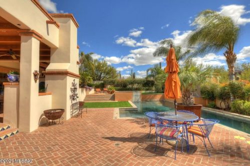 4820 Camino Escuela, Tucson AZ 85718-5914 exterior