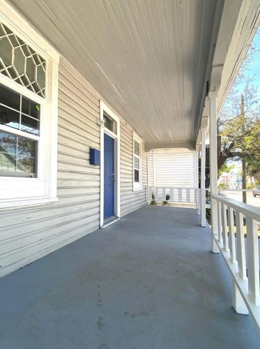 2011 Columbus Dr, Tampa FL  33605-2723 exterior