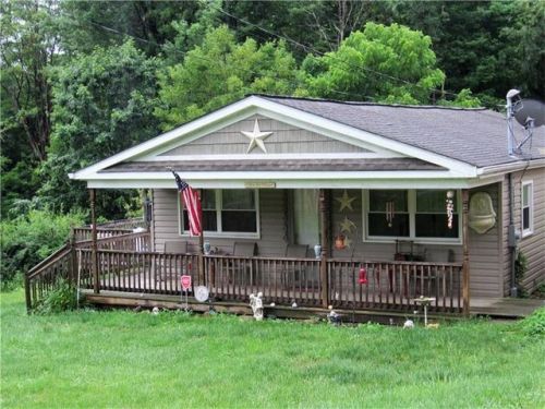 588 Shaffer Rd, Hookstown PA  15050-1214 exterior