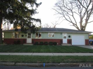 406 Hamilton St, Pekin, IL 61554-3272
