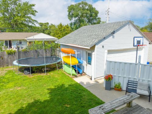 1280 Cornell Rd, Meskegon MI 49441-3834 exterior