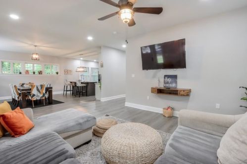 390 Holderness St, Atlanta GA 30310-1706 exterior