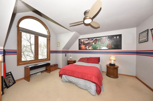 6945 Tesch Ave, Milwaukee WI 53220-2417 exterior