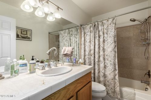 13246 25 Ln, Phoenix AZ 85029-1444 exterior