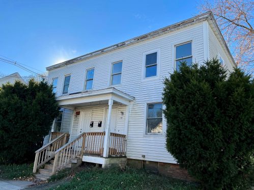 19 Belknap St, Dover, NH 03820-3614