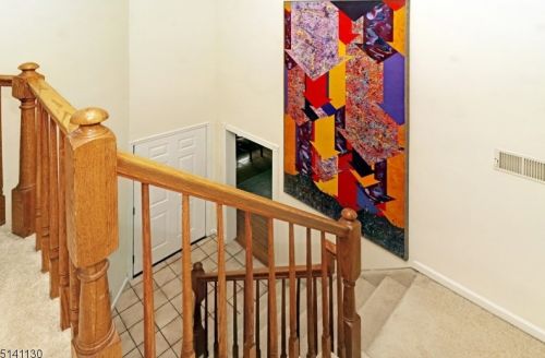 81 Overlook Dr, Hackettstown, NJ 07840-4610