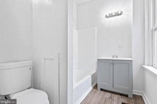 551 Howard Ave, Lancaster PA  17602-4421 exterior