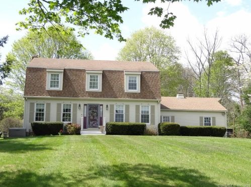 1550 King St, Enfield, CT 06082-5803