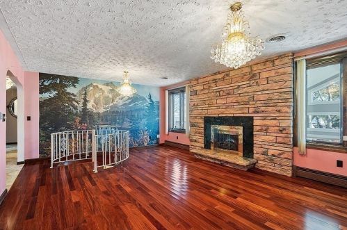 6 Walker Rd, Peabody MA 01960-5421 exterior