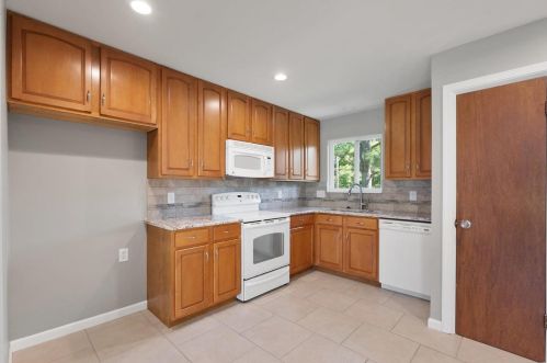 3919 Southern Aire Dr, Saint Louis MO 63125-4440 exterior