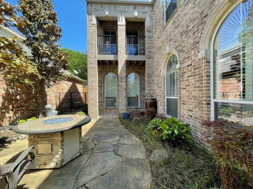 40 Emerald Pond Dr, Frisco, TX 75034-8587