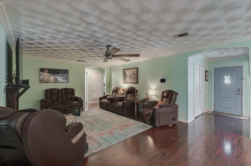 2108 11 St, Irving TX 75060-3529 exterior