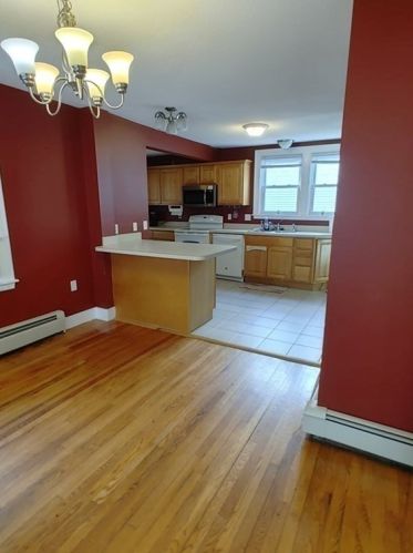 87 Lakevilla Ave, Springfield MA  01109-1405 exterior