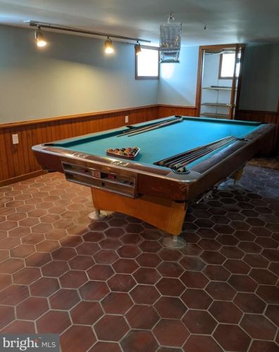 13 Pkwy Ave, Chester PA 19013-5009 exterior