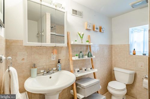 1513 Iseminger St, Philadelphia PA  19147-6215 exterior