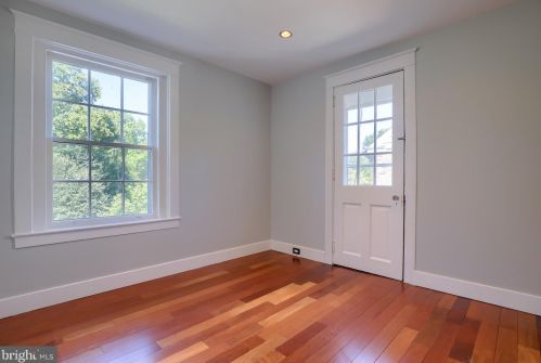 1297 Wheatland Ave, Lancaster PA 17603-4520 exterior