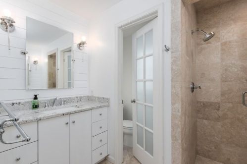 4094 Candler Lake Ct, Atlanta GA  30319-1728 exterior