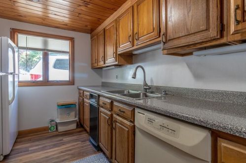 402 Cumberland Hill Rd, Woonsocket RI 02895-4820 exterior