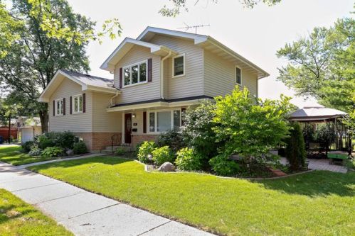 366 Adams St, Elmhurst, IL 60126-4706