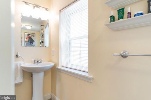 2572 Collins St, Philadelphia PA 19134-3710 exterior