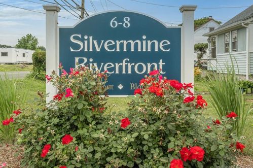 8 Silvermine Ave, Norwalk CT 06850-2041 exterior