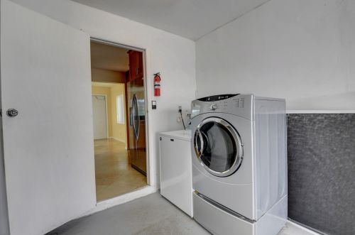 2390 14 Ave, Boynton Beach FL 33426-5871 exterior