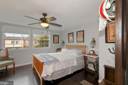 6812 Heatherway Ct, Alexandria VA 22315-3939 exterior