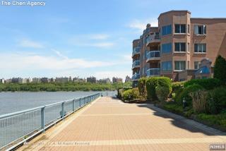 201 Nelson Ct, Edgewater NJ  07020-1631 exterior