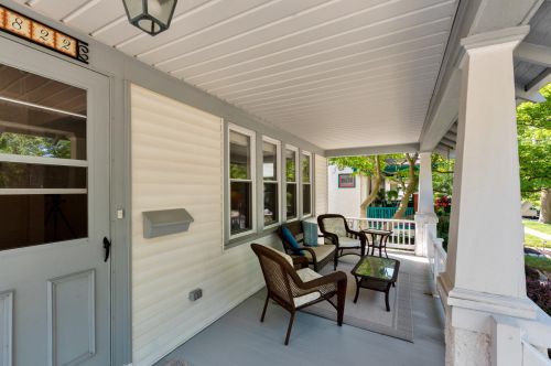 3822 Frederick Ave, Milwaukee, WI 53211-2549