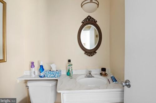 7907 Ivymount Ter, Rockville MD 20854-3753 exterior