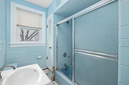 22 Oakland Ave, Providence RI  02919-4307 exterior