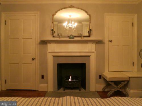 324 Camac St, Philadelphia PA 19140-4214 exterior