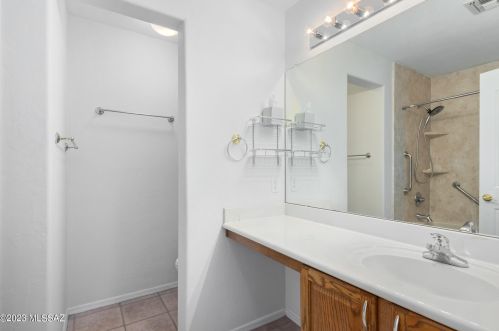 9593 Paseo Juan Tabo, Tucson AZ  85747-5007 exterior