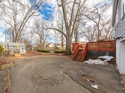 108 Harding St, New Britain CT 06052-1607 exterior