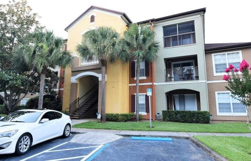 814 Crest Pines Dr, Orlando, FL 32828-7173