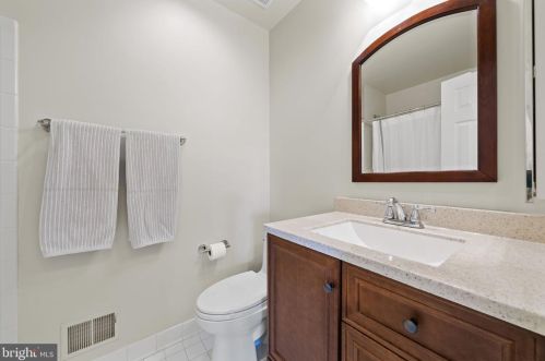 11133 Cedarwood Dr, Rockville MD 20852-3415 exterior